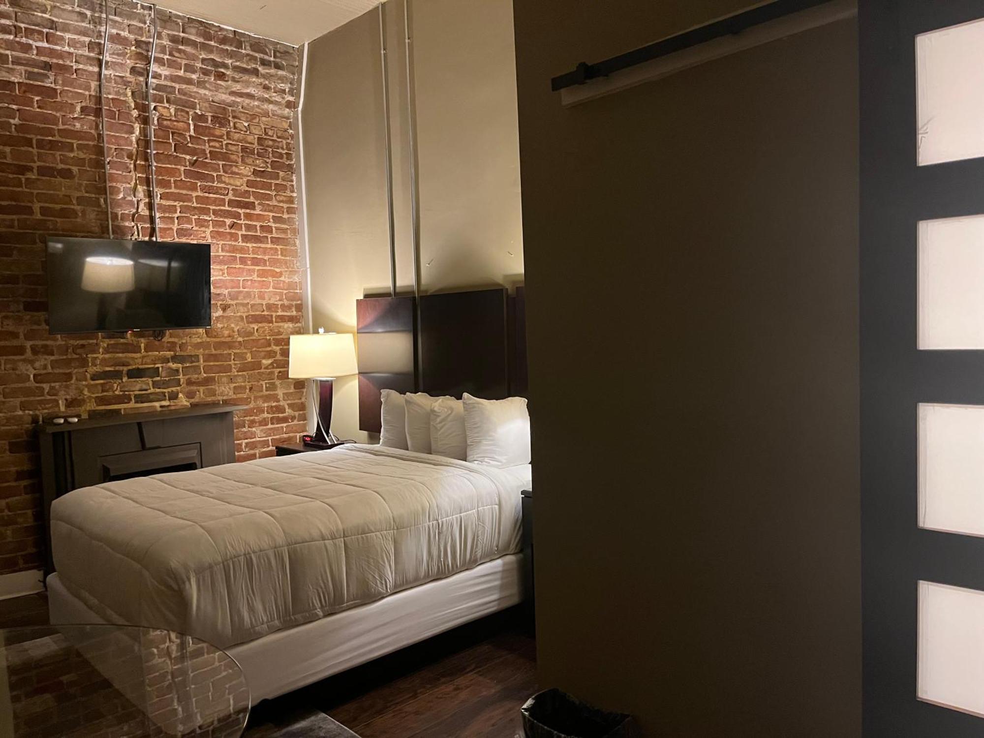 The Skylight Hotel Greenville Exterior photo