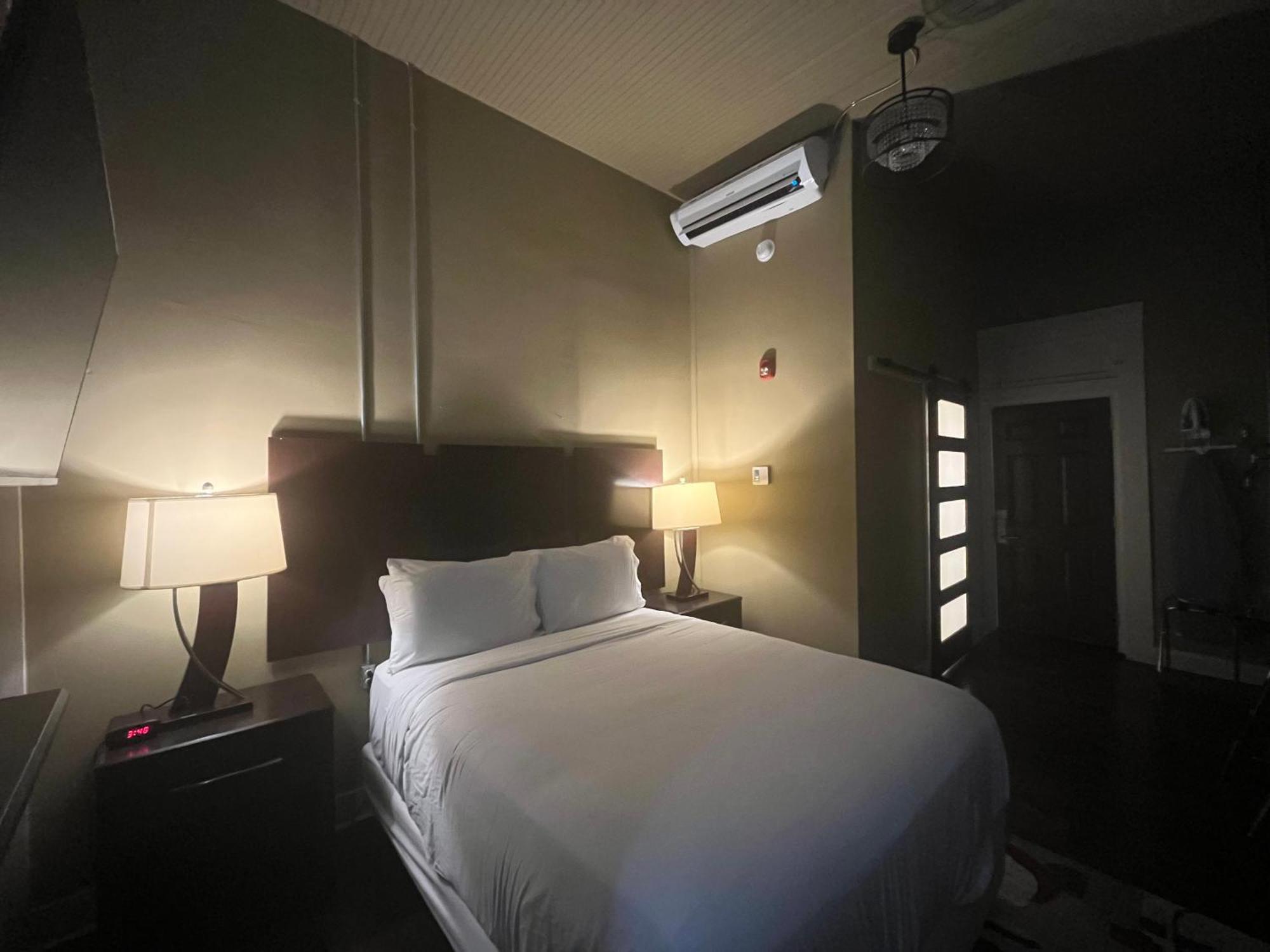 The Skylight Hotel Greenville Exterior photo
